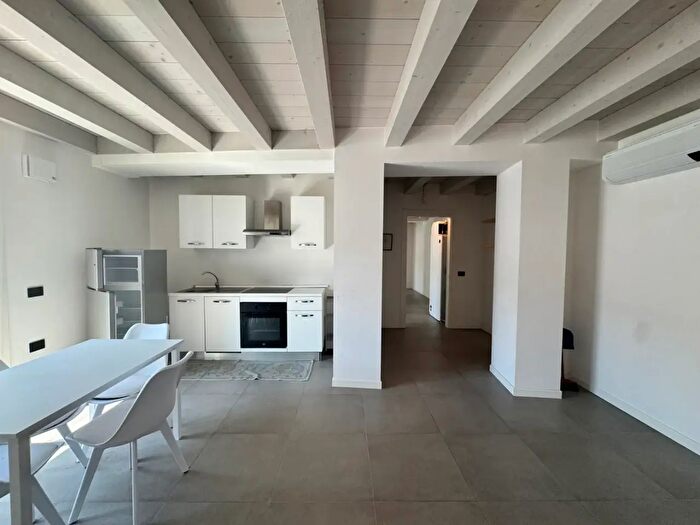 Appartamento trilocale in affitto in Via Matteotti, Noventa Vicentina