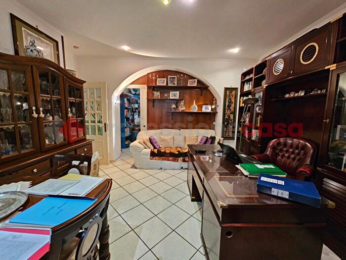 Appartamento bilocale in vendita in Via Napoli Is Bis, Messina