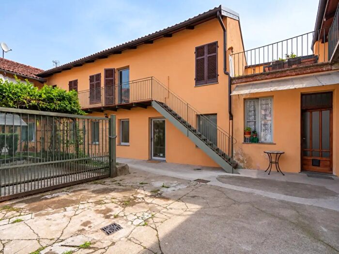 Appartamento trilocale in vendita in Via Conceria, Chieri