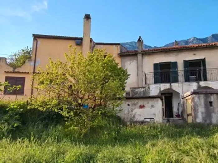Casa con 6 locali in vendita in Contrada Brefaro, Maratea