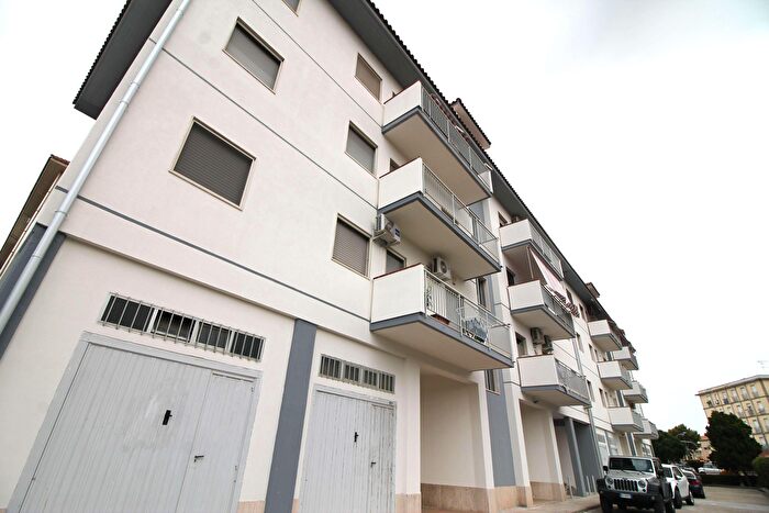 Appartamento con 5 locali in vendita in Via Santi Amato, Siracusa