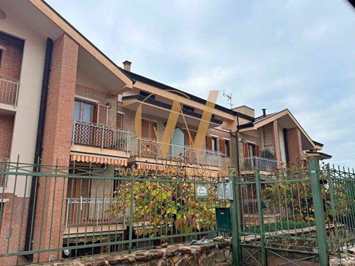 Appartamento con 7 locali in vendita in Via Gabriele Fusco, Caserta