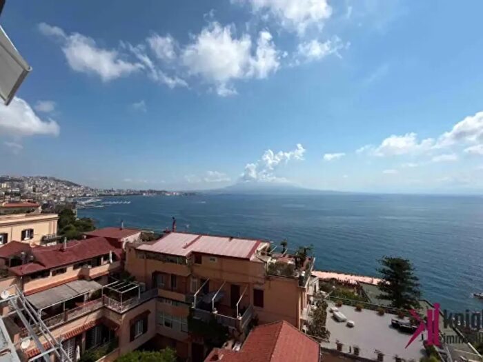 Appartamento con 6 locali in vendita in Via Posillipo, Napoli