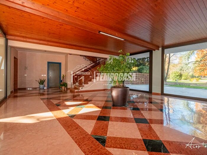 Appartamento quadrilocale in vendita in Modena