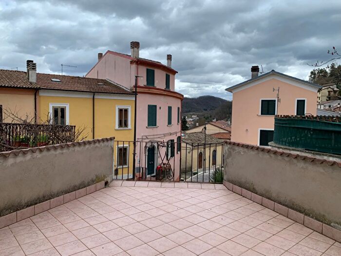 Casa quadrilocale in vendita in Largo del Carmelo Carovilli Isernia, Carovilli