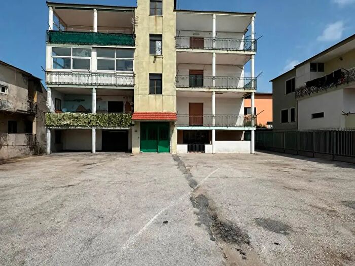 Appartamento trilocale in vendita in Castel Volturno
