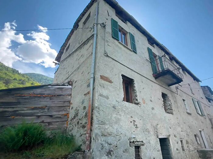 Casa quadrilocale in vendita in Via Gaggioli, Albosaggia