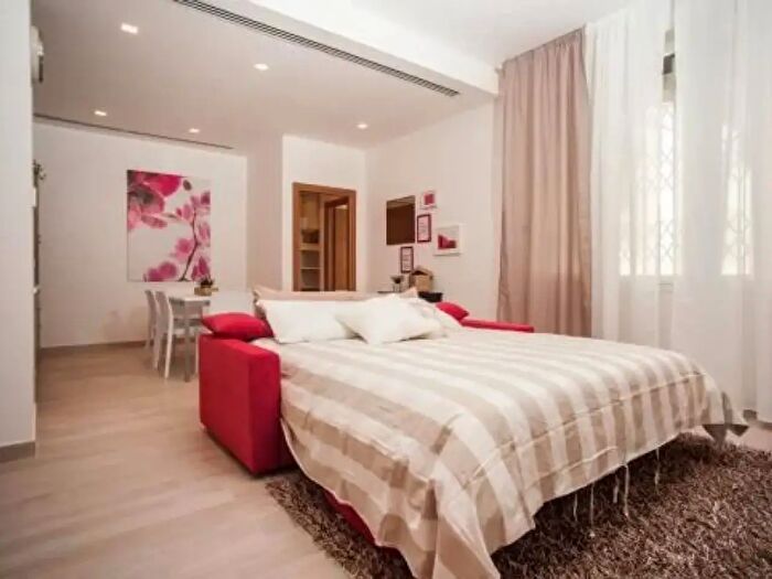 Appartamento monolocale in affitto in Via Nino Bixio, Milano