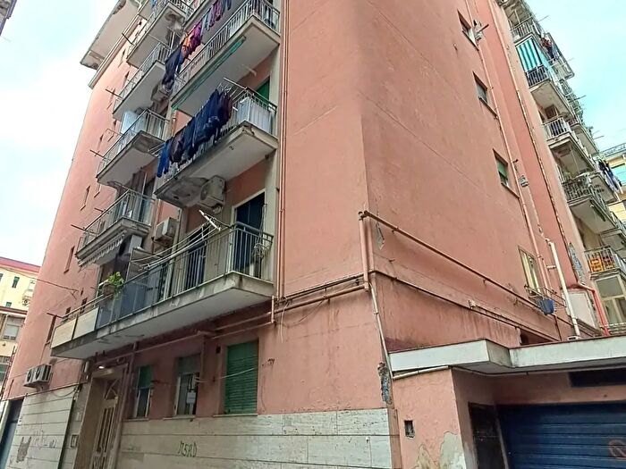 Appartamento trilocale in vendita in Via Raffaele Zammarelli, Salerno
