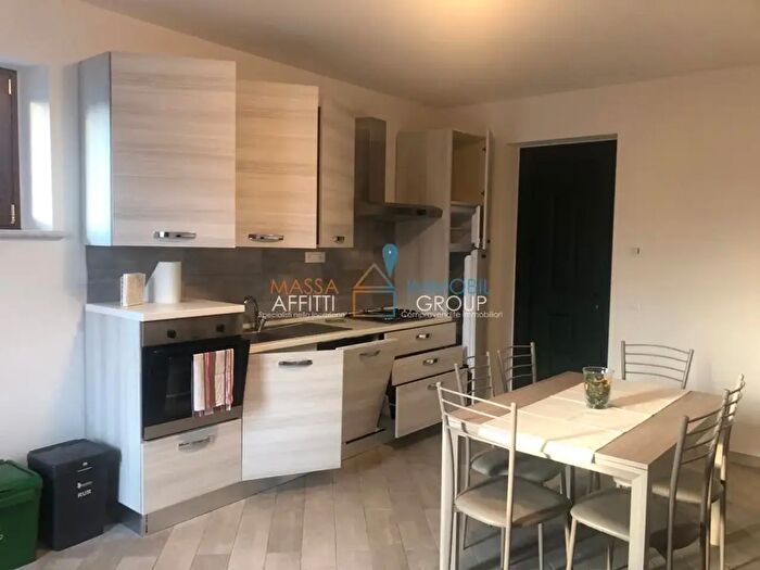 Appartamento quadrilocale in affitto in Via delle Pinete a, Massa