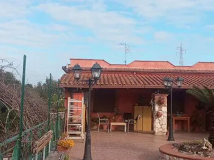 Casa con 5 locali in vendita in Via Stura, Aprilia