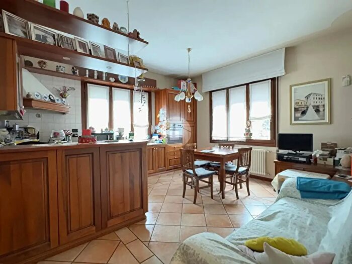 Appartamento trilocale in vendita in Via Luigi Pasteur, Treviso