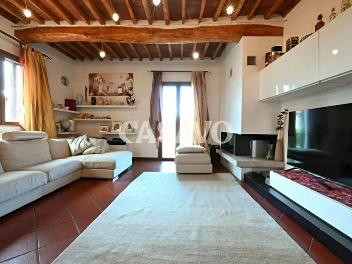 Casa quadrilocale in vendita in Via Sirio Moggi, Cascina