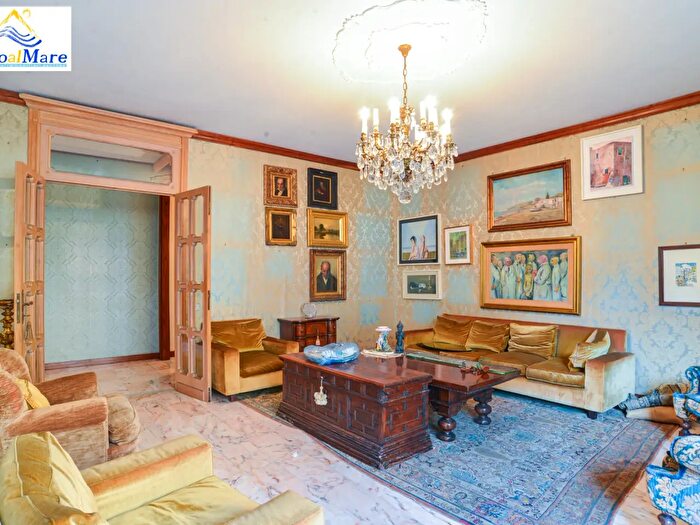 Appartamento con 5 locali in vendita in Corso Italia, Savona