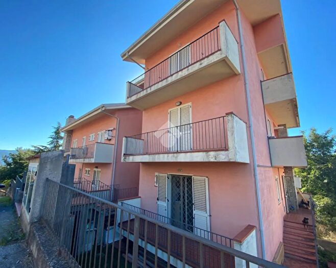 Appartamento trilocale in vendita in Via della Chiesa, Rende