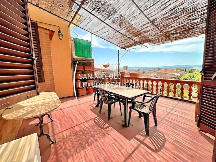 Appartamento con 6 locali in vendita in San Gimignano