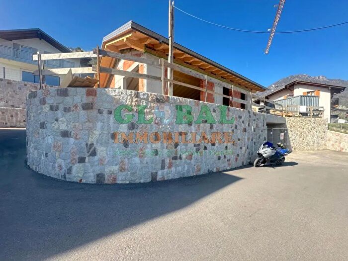 Casa quadrilocale in vendita in Via San Giustina, Telve