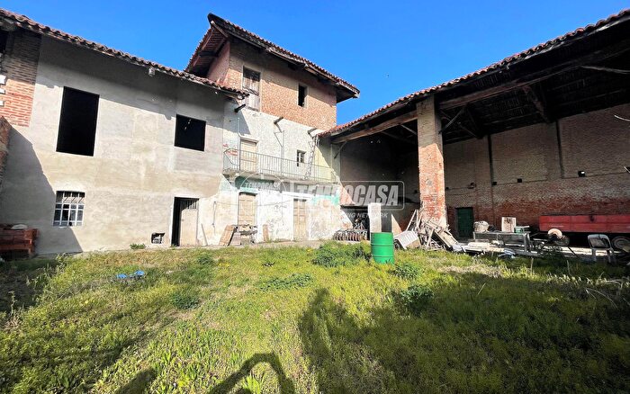Casa con 6 locali in vendita in Cascina Luisina, Vische