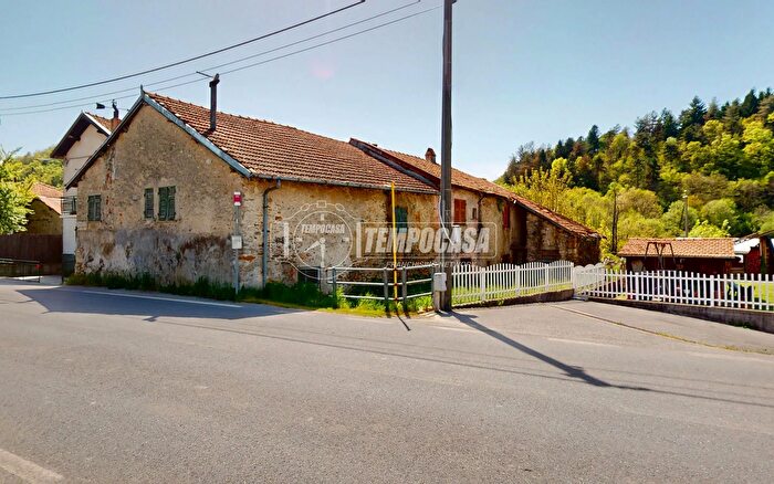 Appartamento con 6 locali in vendita in Via Codevilla, Calizzano