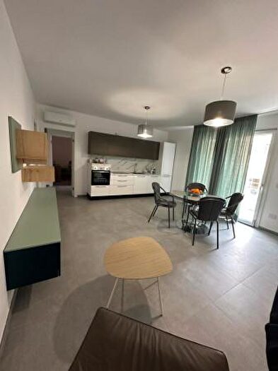 Appartamento quadrilocale in affitto in Viale Crotone, Catanzaro