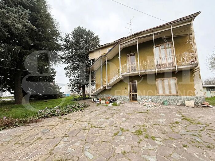 Case in Vendita e in Affitto - 2