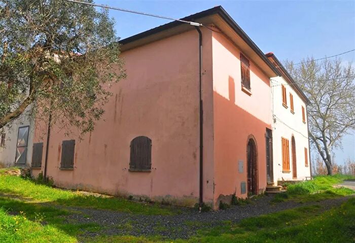 Casa con 5 locali in vendita in Rosignano Marittimo