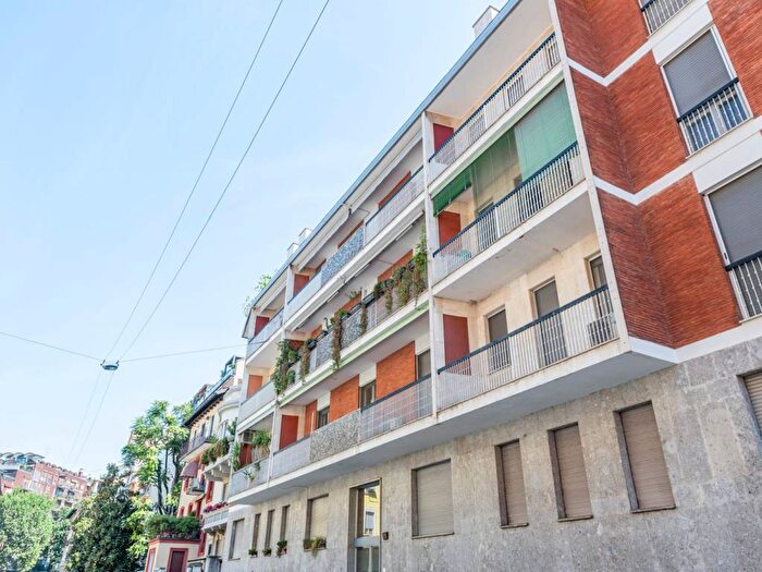 Appartamento trilocale in affitto in Frua, Milano