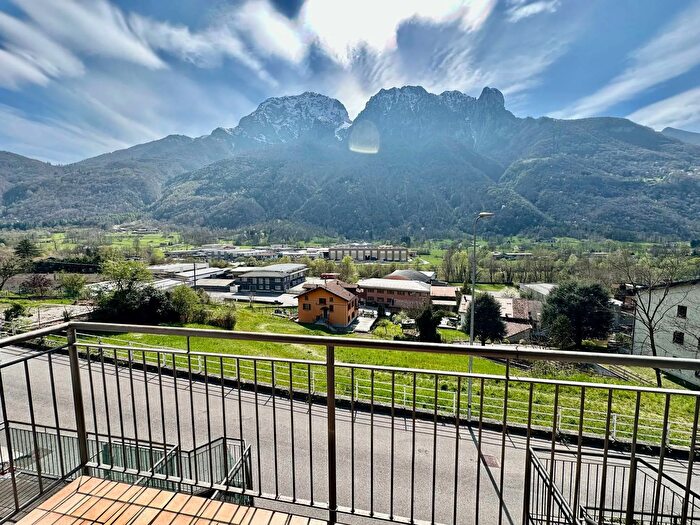 Appartamento bilocale in vendita in Via Umberto I, Primaluna