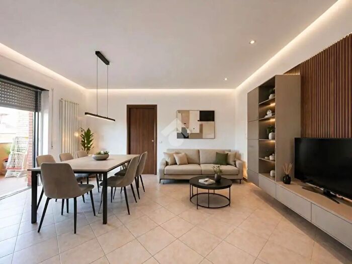 Appartamento trilocale in vendita in VLe della Stazione, Latina