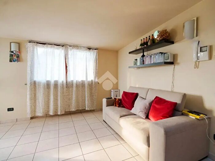 Appartamento bilocale in vendita in Via Garzoneri, Treviglio