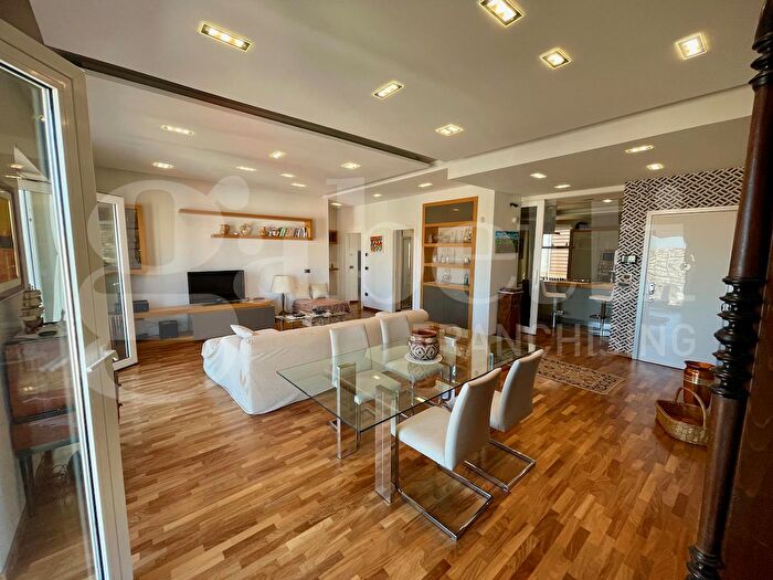 Appartamento quadrilocale in vendita in Corso delle Provincie, Catania