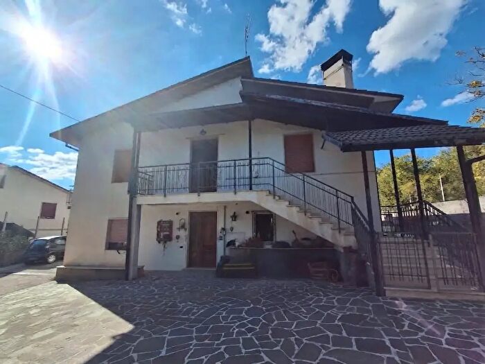 Appartamento con 5 locali in vendita in Via Breccia Secca, L'Aquila