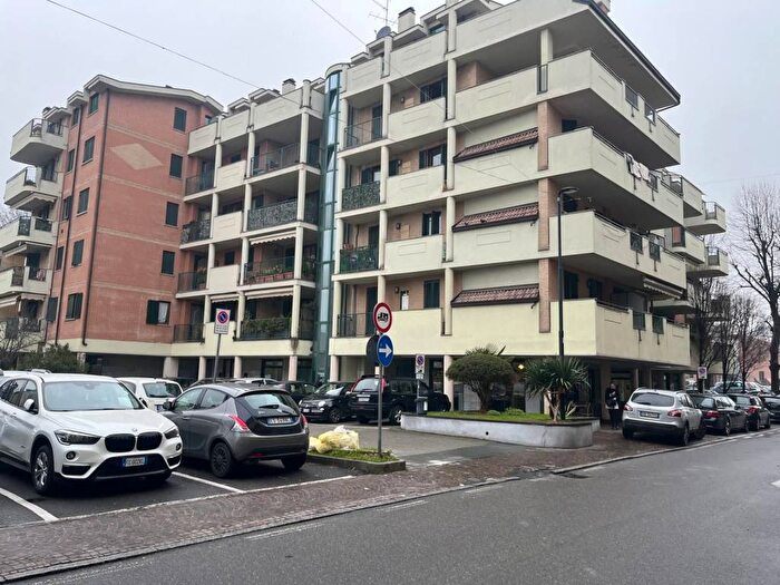 Appartamento trilocale in affitto in Via Maggio, Centro, Muggiò