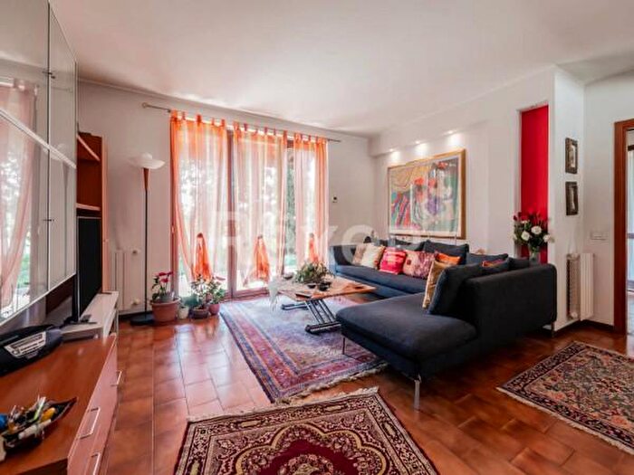 Casa con 6 locali in vendita in Via Monviso, Camparada