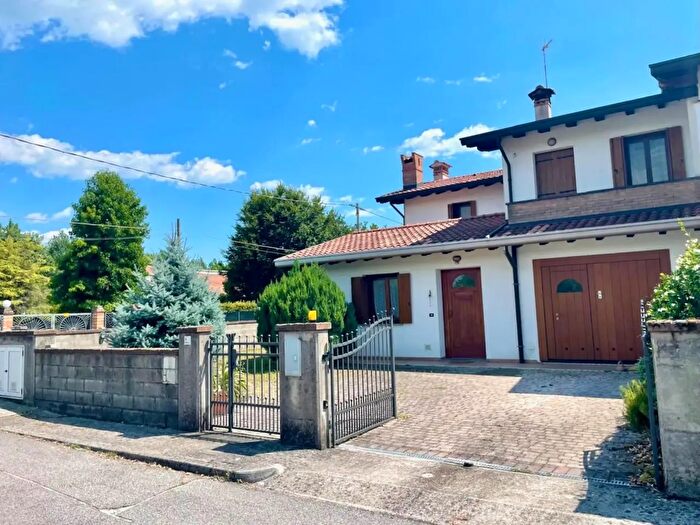 Casa con 6 locali in vendita in Sesto Al Reghena