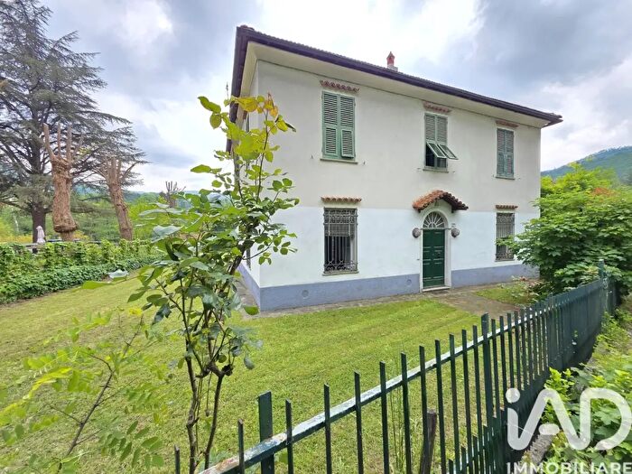 Casa con 8 locali in vendita in Via Badano, Sassello