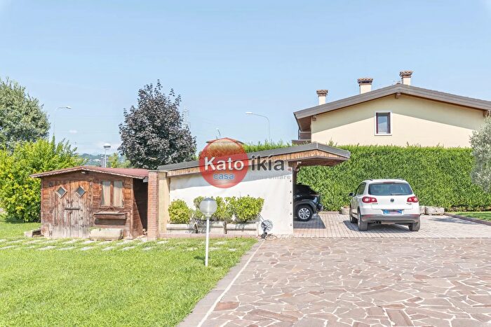 Case in Vendita e in Affitto - 2