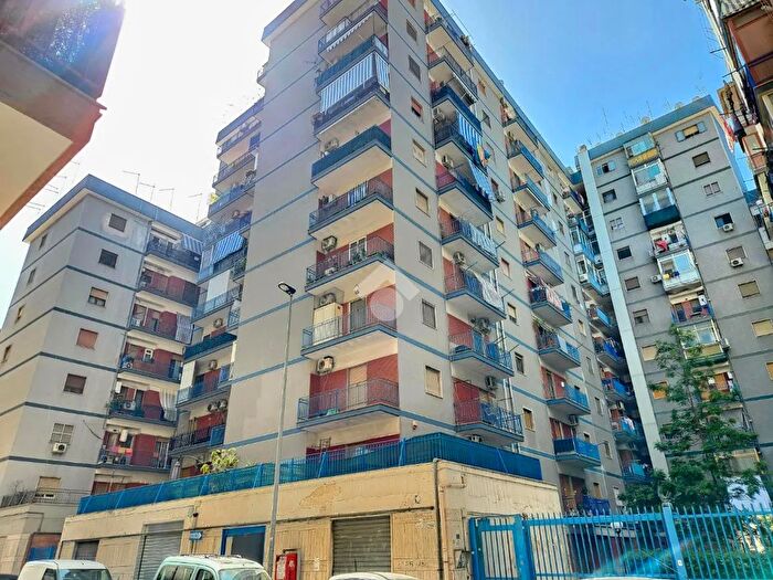 Appartamento quadrilocale in vendita in Via Venezia, Taranto