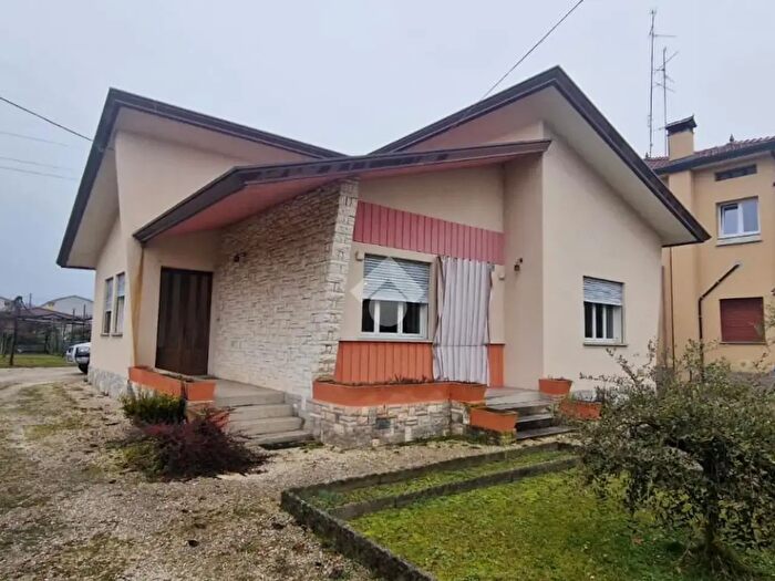 Casa trilocale in vendita in Strada Cornadella, Sacile