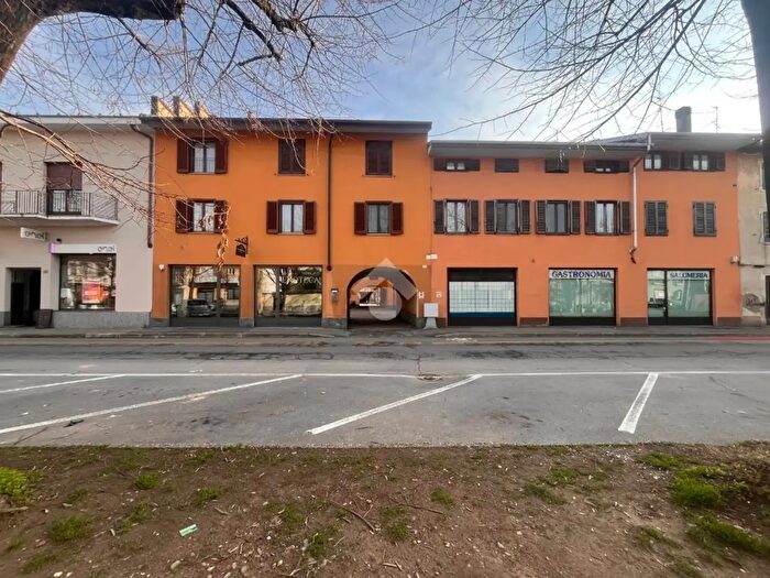Appartamento trilocale in vendita in Viale d Alighieri, Galliate