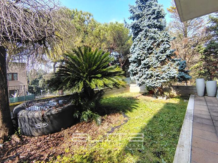 Appartamento trilocale in affitto in Via Flavia, Ancona