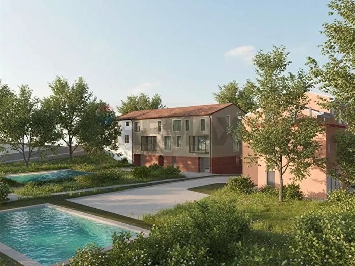 Appartamento quadrilocale in vendita in Via Fiera, Castelnuovo Del Garda