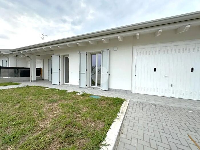 Casa trilocale in vendita in Strada Provinciale Leno Calvisano, Calvisano