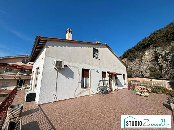 Appartamento con 5 locali in vendita in Amelia