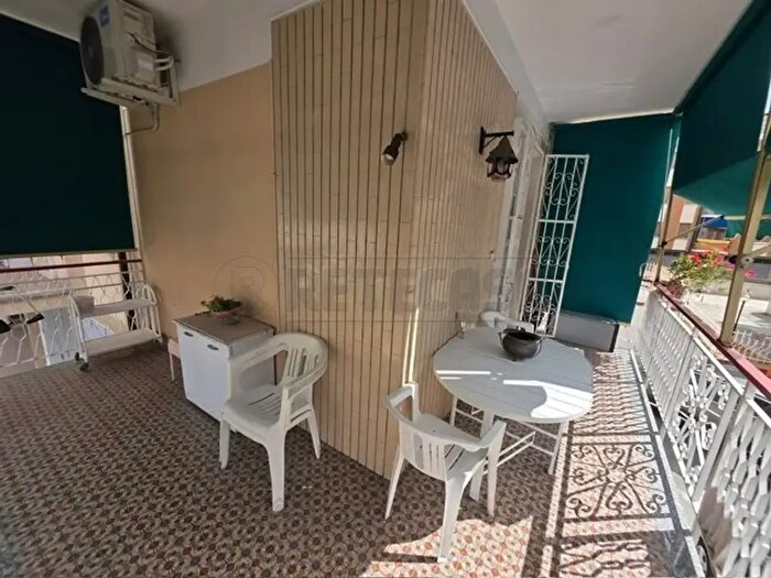 Appartamento trilocale in vendita in Via dei Pontassi, Loano