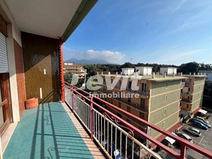 Appartamento con 5 locali in vendita in Viale Ascione, Portici