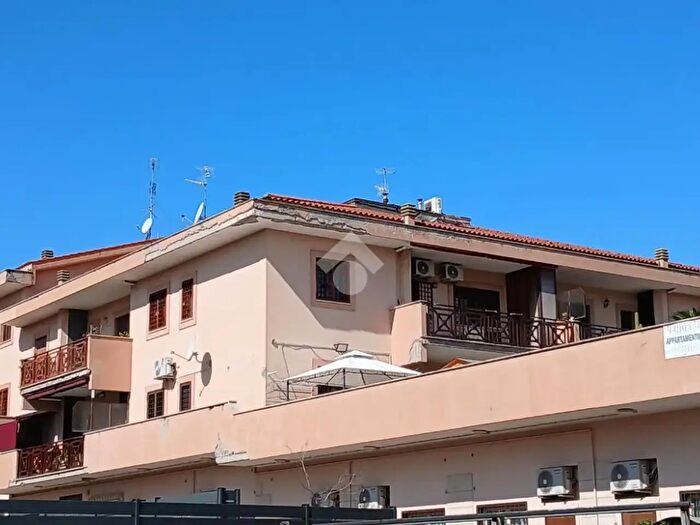 Appartamento trilocale in vendita in Via Antonio Galtarossa, Roma