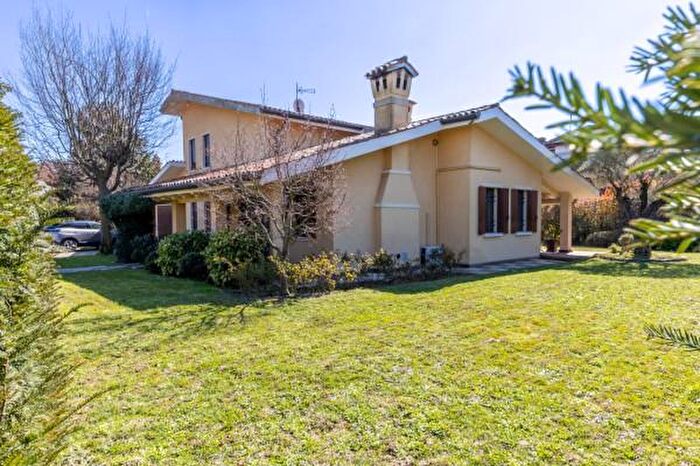 Casa con 6 locali in vendita in Via Scapacchiò, Selvazzano Dentro