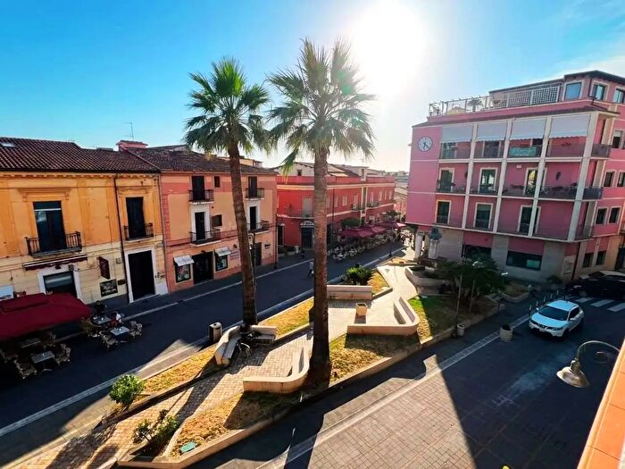 Appartamento con 5 locali in vendita in Piazza Caloprese, Scalea