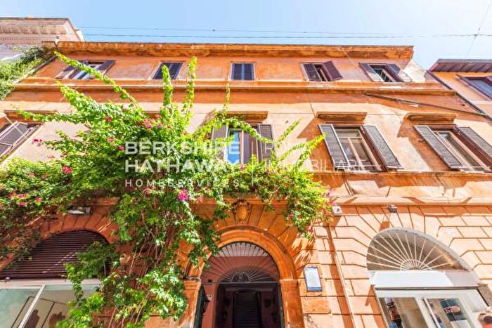 Appartamento bilocale in vendita in Via Margutta, Roma